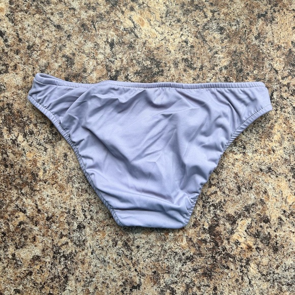 Venus Bikini Bottoms, Low Rise, Lavender Size 4 NWOT - Picture 3 of 3